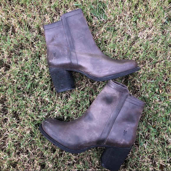 SOLD!Frye Addie Inside Zip Smoke Boots - Picture 3 of 11